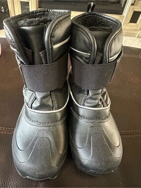 Kids Black Snow Boots with Easy Hook-and-Loop Strap